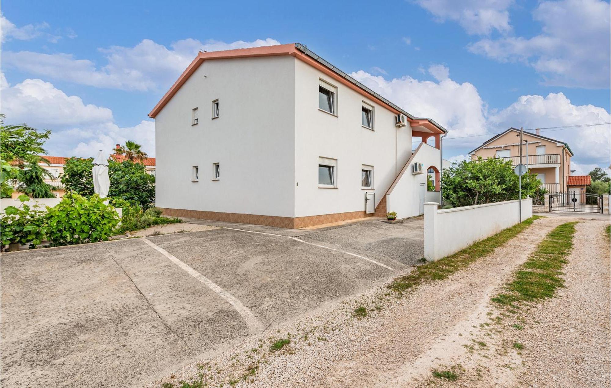 Lovely Apartment In Vir With Kitchen Eksteriør bilde